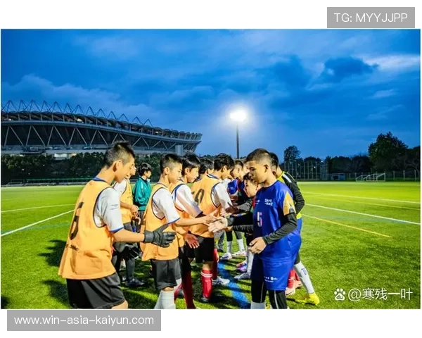 足球俱乐部在青训中与学校共建学训互认机制，俱乐部与中学足球培训合作协议